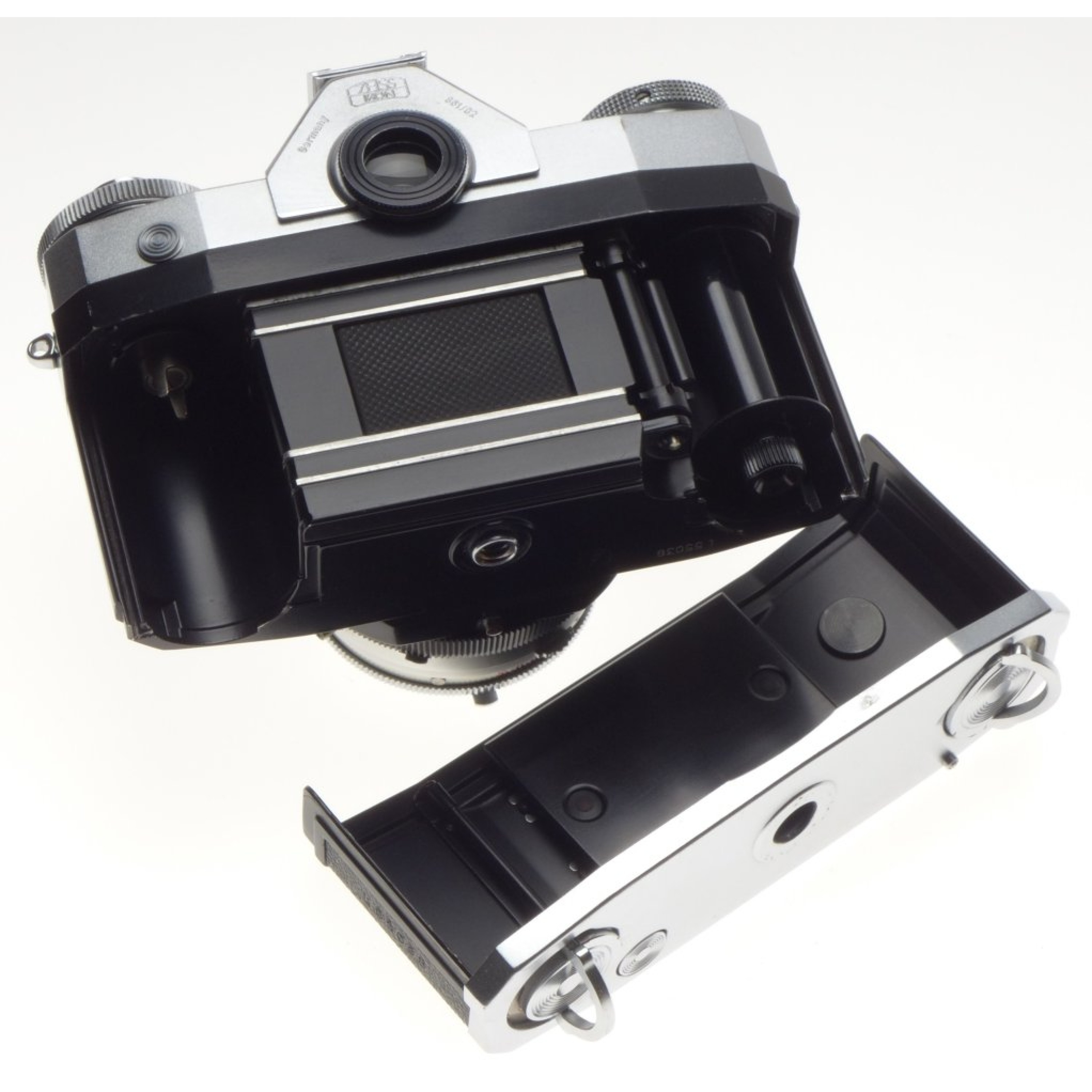 ZEISS Ikon CONTAFLEX SLR 35mm classic film camera SYNCHRO-COMPUR