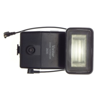 VIVITAR Auto thyristor 3500 vintage film camera flash fits in hot shoe