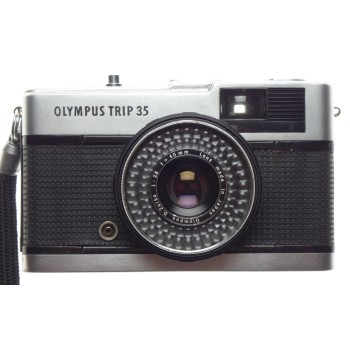 Olympus trip 35 vintage point and shoot 35mm film camera Zuiko 2.8