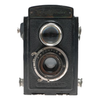Voigtlander Brilliant TLR 120 vintage film camera Skopar